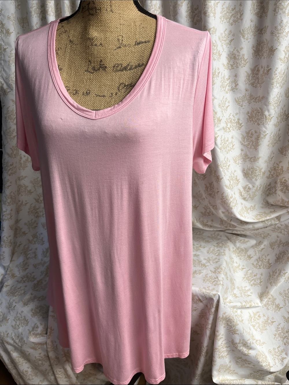LARA Lightweight Scoop Neck Short Sleeve Top - Pink
